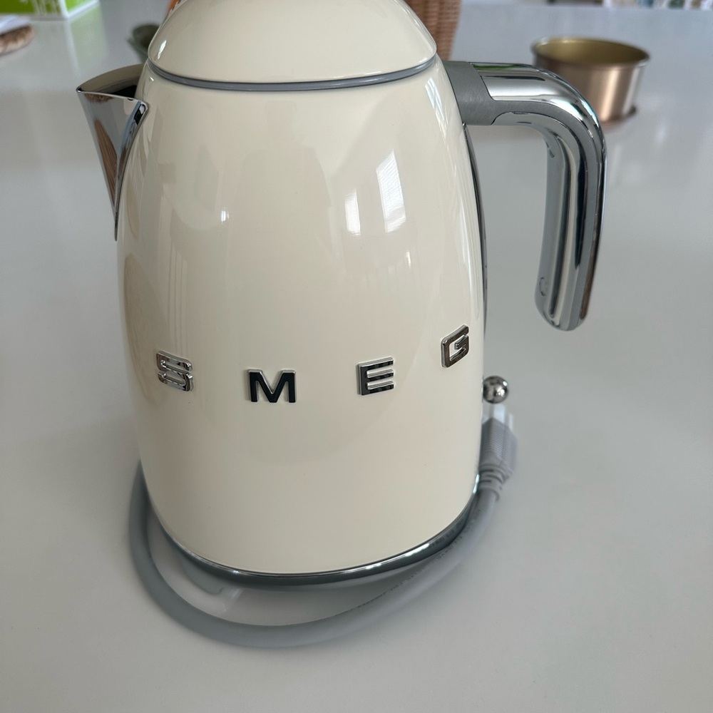 Smeg Cream Electric Kettle